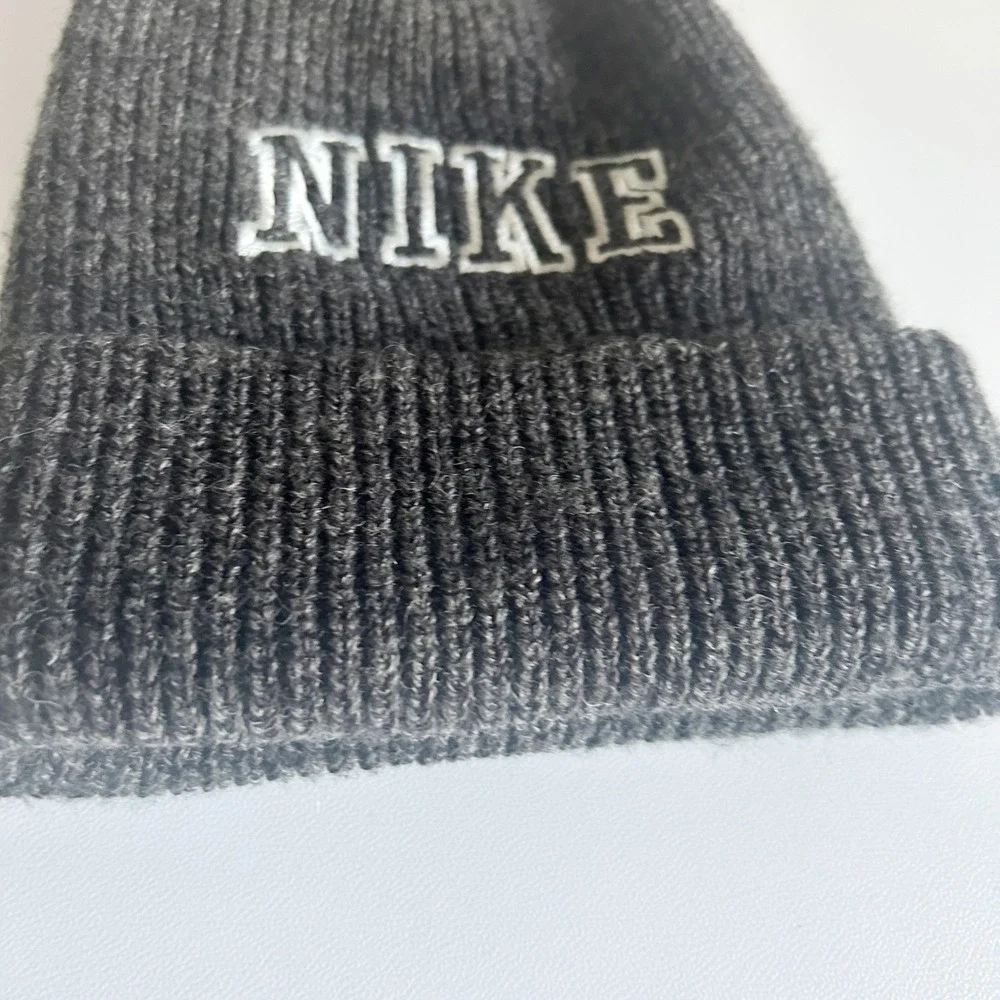 Nike Unisex Vintage 90s Spellout‎ Logo Gray Ribbed Knit Wool Blend Beanie Hat OS